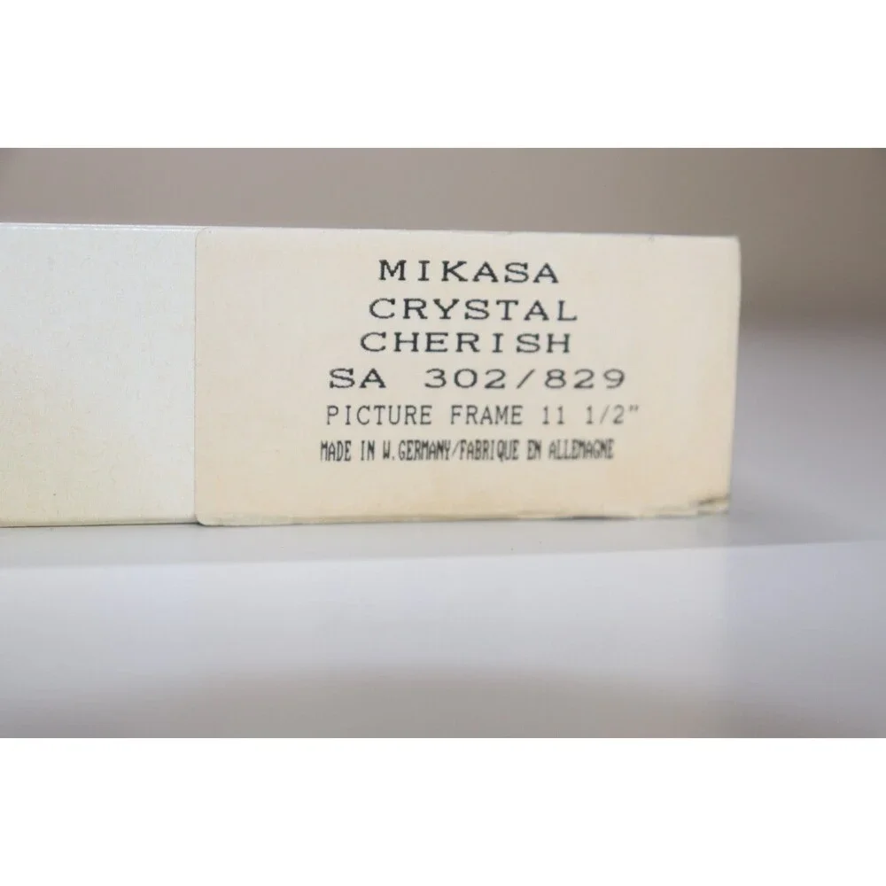 Mikasa Crystal Cherish Oval Picture Frame 11 Half SA 302 829 With Original Box